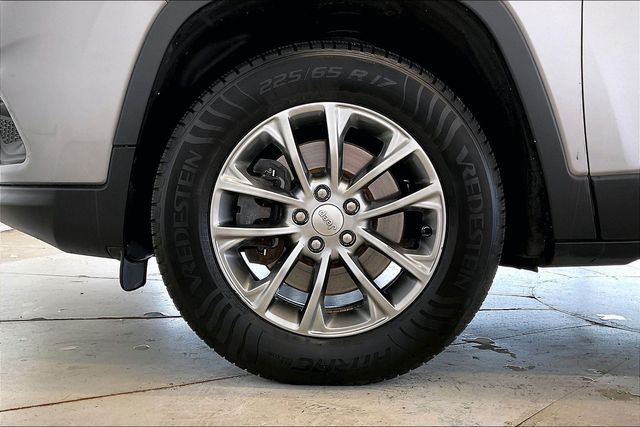 Thumbnail: 2019 Jeep Cherokee - 8