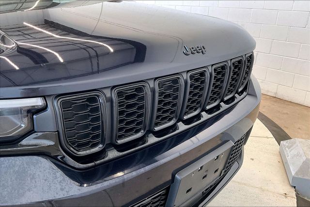 Thumbnail: 2024 Jeep Grand Cherokee - 33