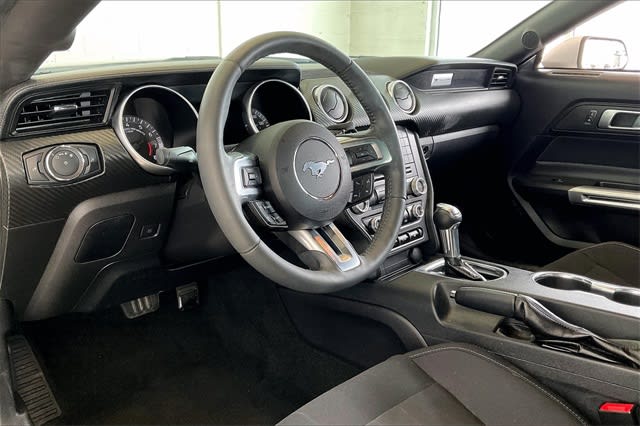 2018 Ford Mustang  2