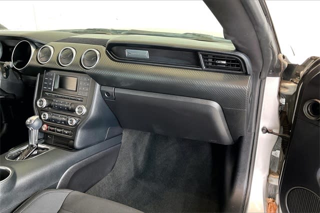2018 Ford Mustang  24