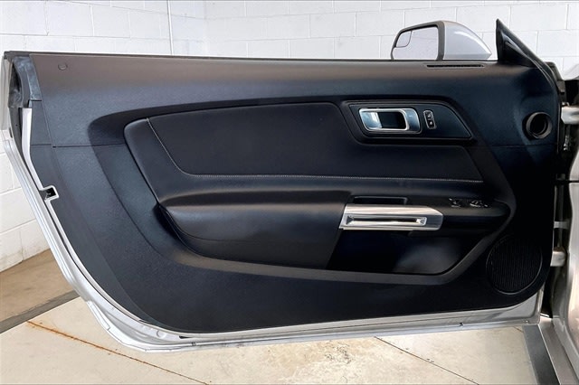 2018 Ford Mustang  28