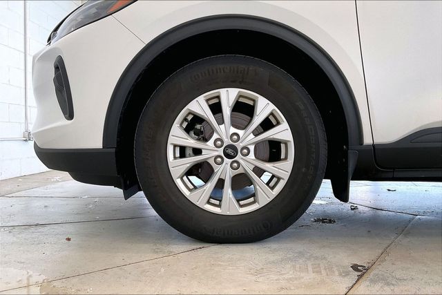 Thumbnail: 2023 Ford Escape - 8