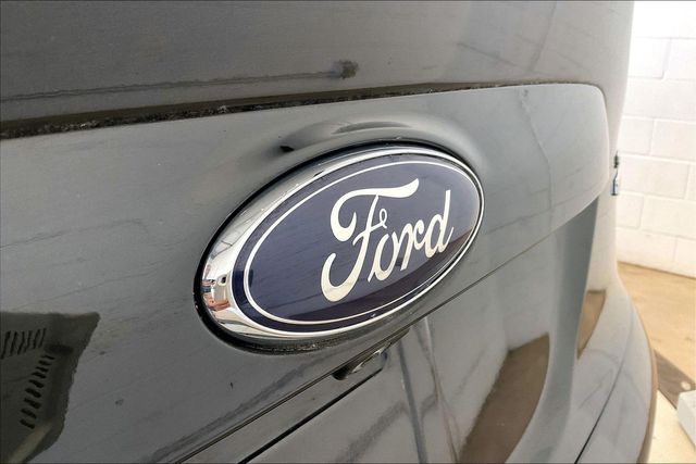 Thumbnail: 2015 Ford Escape - 32