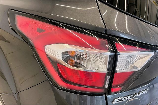 Thumbnail: 2018 Ford Escape - 32
