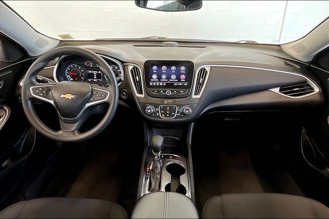 Thumbnail: 2022 Chevrolet Malibu - 10