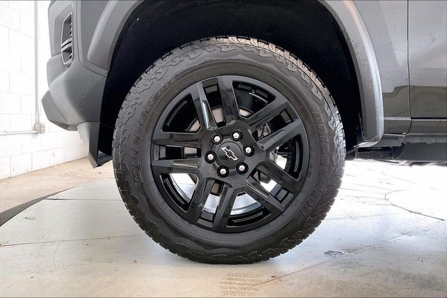 Thumbnail: 2024 Chevrolet Colorado - 8