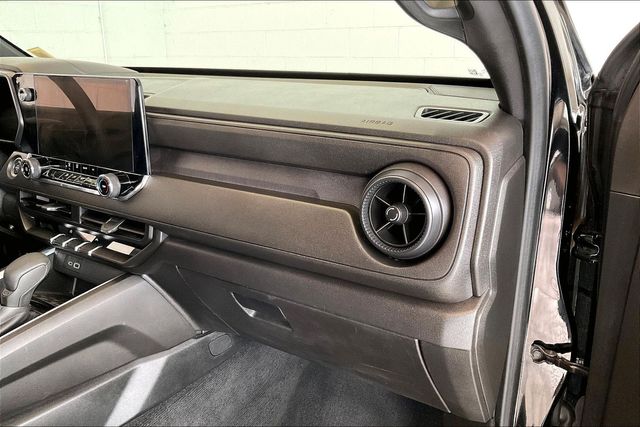 Thumbnail: 2024 Chevrolet Colorado - 25