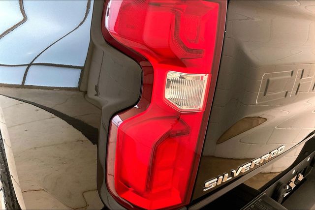 Thumbnail: 2020 Chevrolet Silverado 1500 - 32