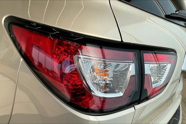 Thumbnail: 2017 Chevrolet Traverse - 33
