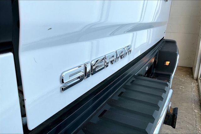 Thumbnail: 2015 GMC Sierra 2500 - 34