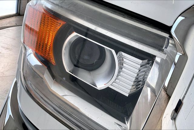 Thumbnail: 2015 GMC Sierra 2500 - 31