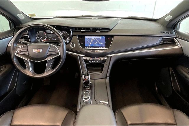 Thumbnail: 2022 Cadillac XT5 - 10