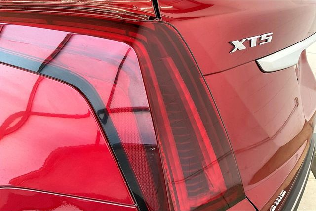 Thumbnail: 2022 Cadillac XT5 - 32