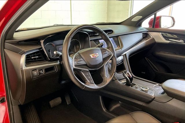 Thumbnail: 2022 Cadillac XT5 - 2