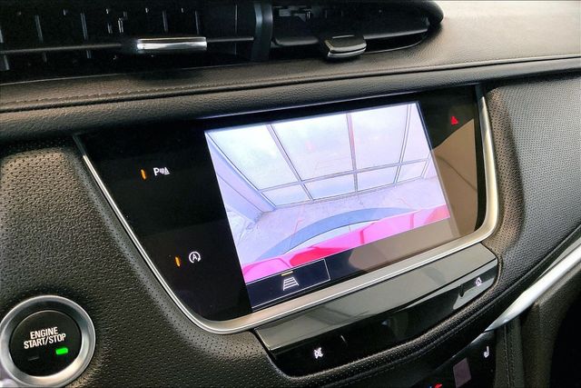 Thumbnail: 2022 Cadillac XT5 - 16