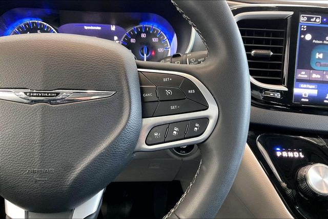 Thumbnail: 2024 Chrysler Pacifica - 27