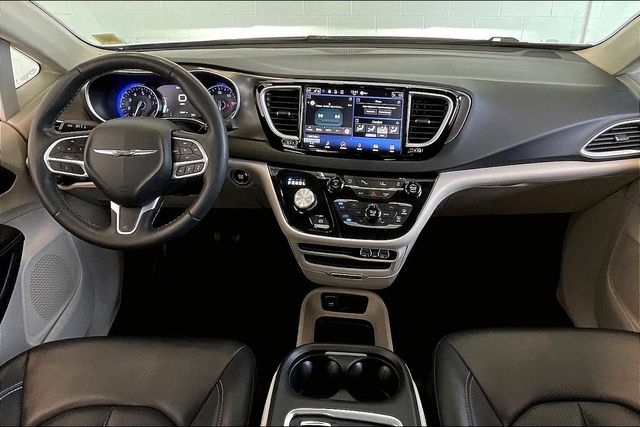 Thumbnail: 2024 Chrysler Pacifica - 10