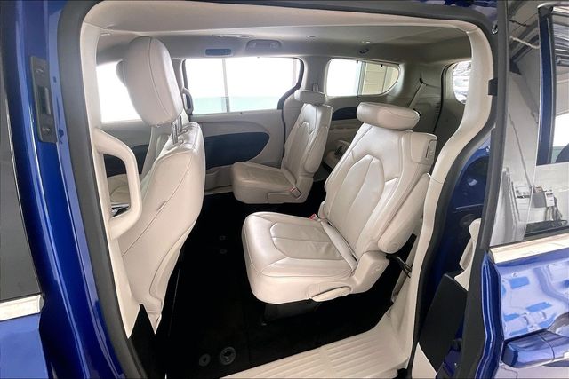 Thumbnail: 2021 Chrysler Pacifica - 20