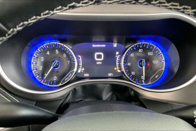 Thumbnail: 2021 Chrysler Pacifica - 17