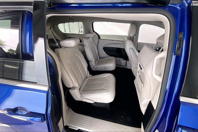 Thumbnail: 2021 Chrysler Pacifica - 25