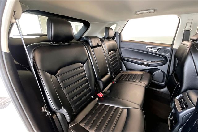 Thumbnail: 2022 Ford Edge - 26