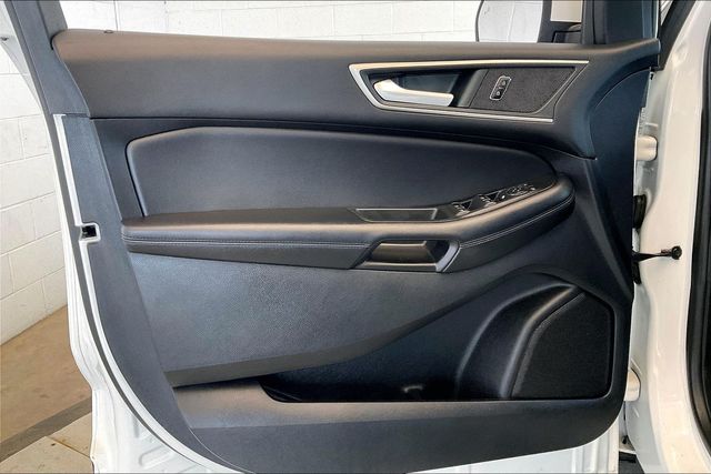 Thumbnail: 2022 Ford Edge - 29