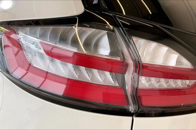 Thumbnail: 2022 Ford Edge - 32