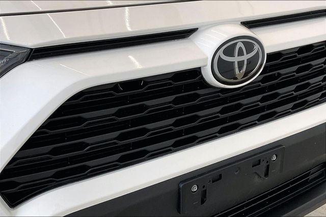 Thumbnail: 2020 Toyota RAV4 - 32
