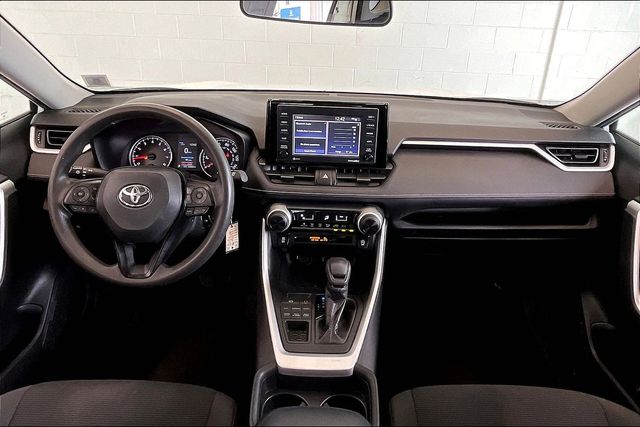 Thumbnail: 2020 Toyota RAV4 - 9