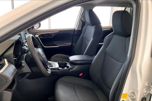 Thumbnail: 2020 Toyota RAV4 - 10