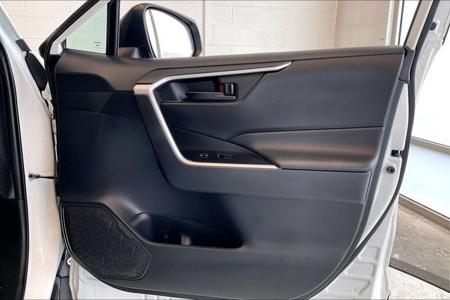 Thumbnail: 2020 Toyota RAV4 - 29