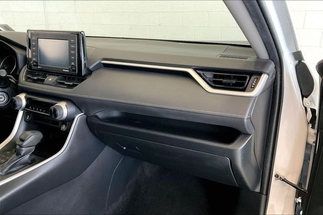 Thumbnail: 2020 Toyota RAV4 - 24