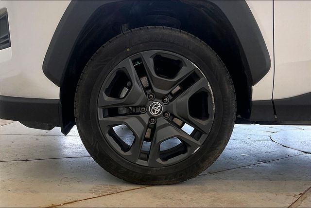 Thumbnail: 2024 Toyota RAV4 - 8