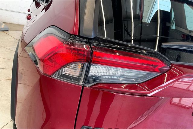 Thumbnail: 2024 Toyota RAV4 - 32