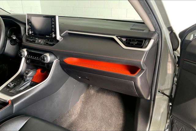 Thumbnail: 2019 Toyota RAV4 - 15