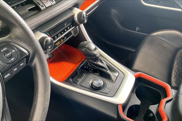 Thumbnail: 2019 Toyota RAV4 - 17