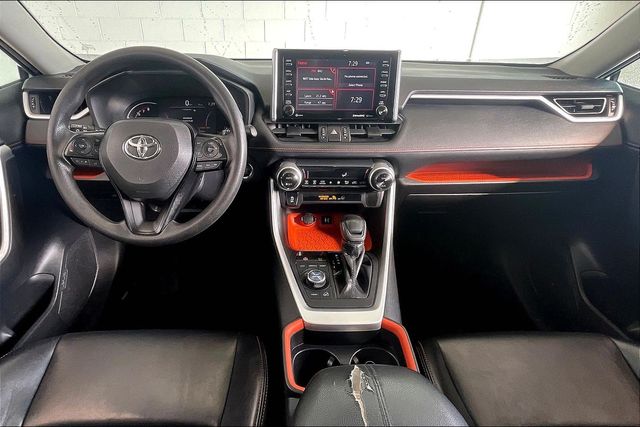 Thumbnail: 2019 Toyota RAV4 - 10