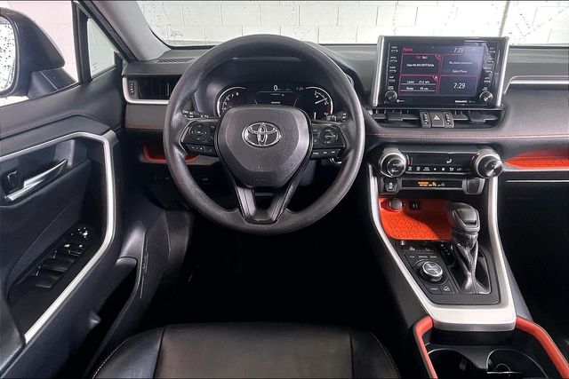 Thumbnail: 2019 Toyota RAV4 - 14