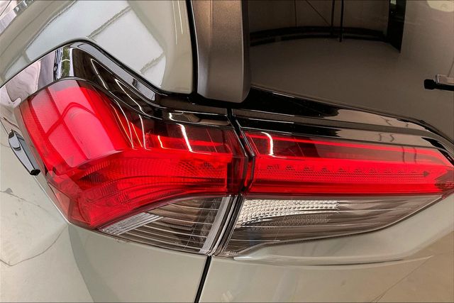 Thumbnail: 2022 Toyota RAV4 - 32