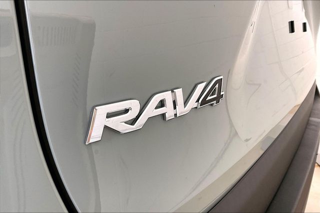 Thumbnail: 2022 Toyota RAV4 - 35