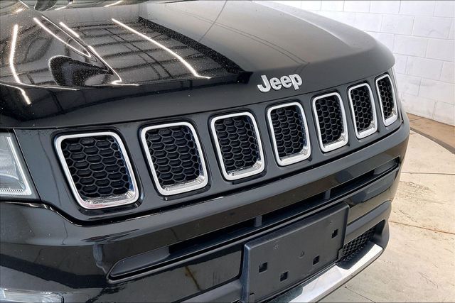 Thumbnail: 2018 Jeep Compass - 32