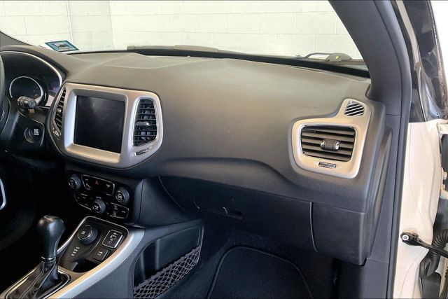 Thumbnail: 2020 Jeep Compass - 14