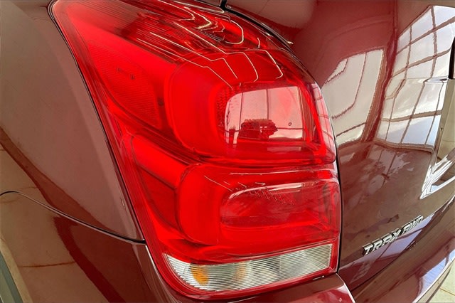 Thumbnail: 2017 Chevrolet Trax - 32