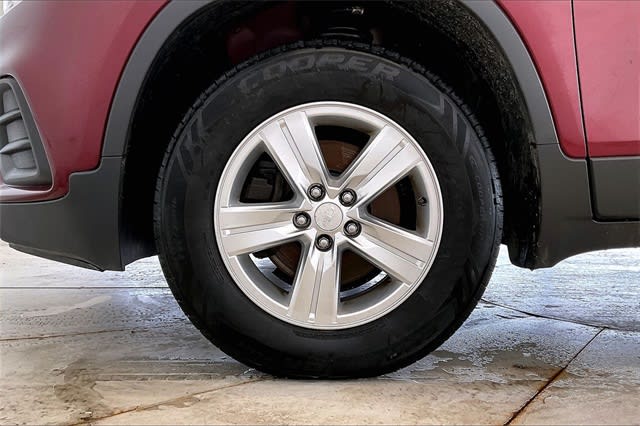 Thumbnail: 2017 Chevrolet Trax - 8