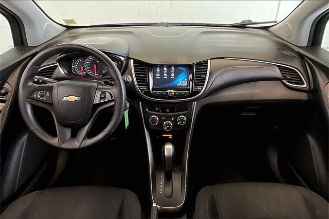 Thumbnail: 2017 Chevrolet Trax - 10