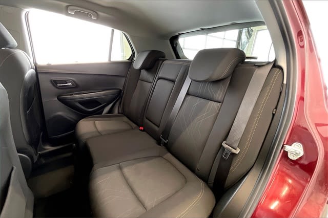 Thumbnail: 2017 Chevrolet Trax - 21