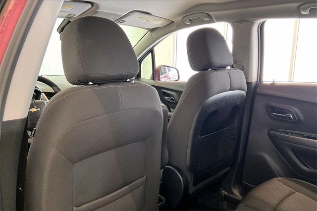 Thumbnail: 2017 Chevrolet Trax - 13