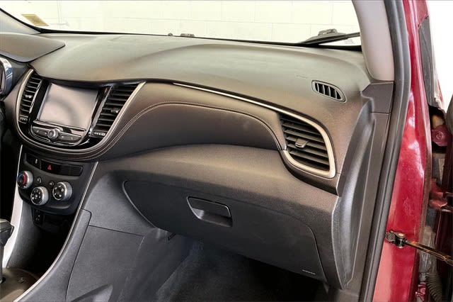 Thumbnail: 2017 Chevrolet Trax - 24