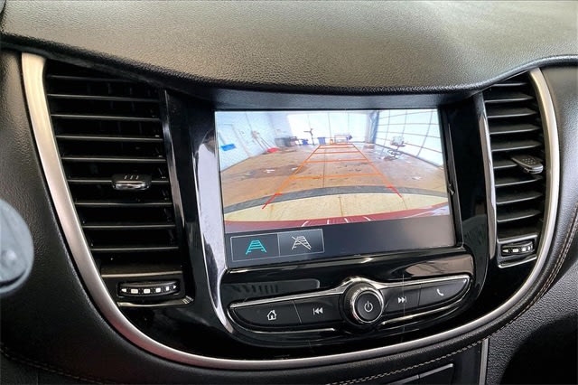 Thumbnail: 2017 Chevrolet Trax - 28