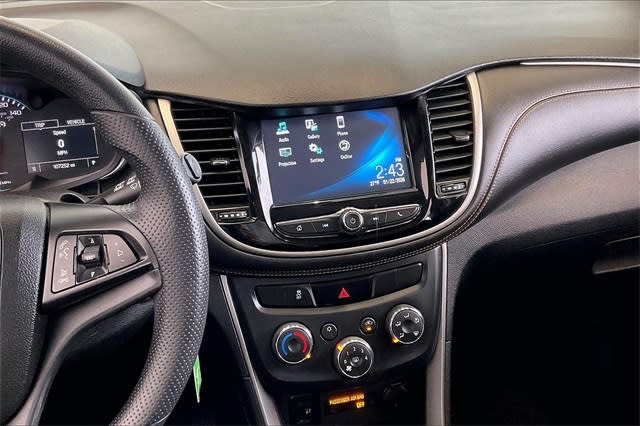 Thumbnail: 2017 Chevrolet Trax - 15